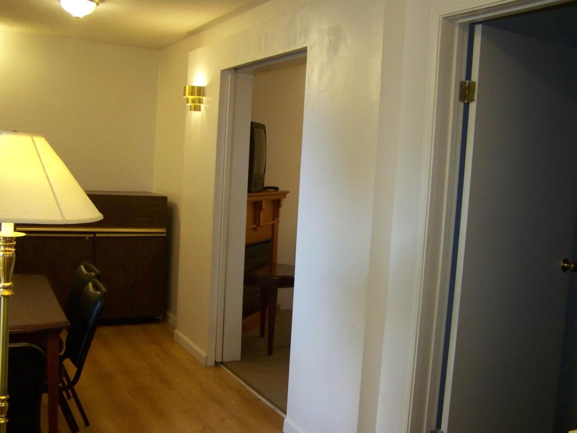 Golden Knight Inn And Suites Rock Stream Camera foto