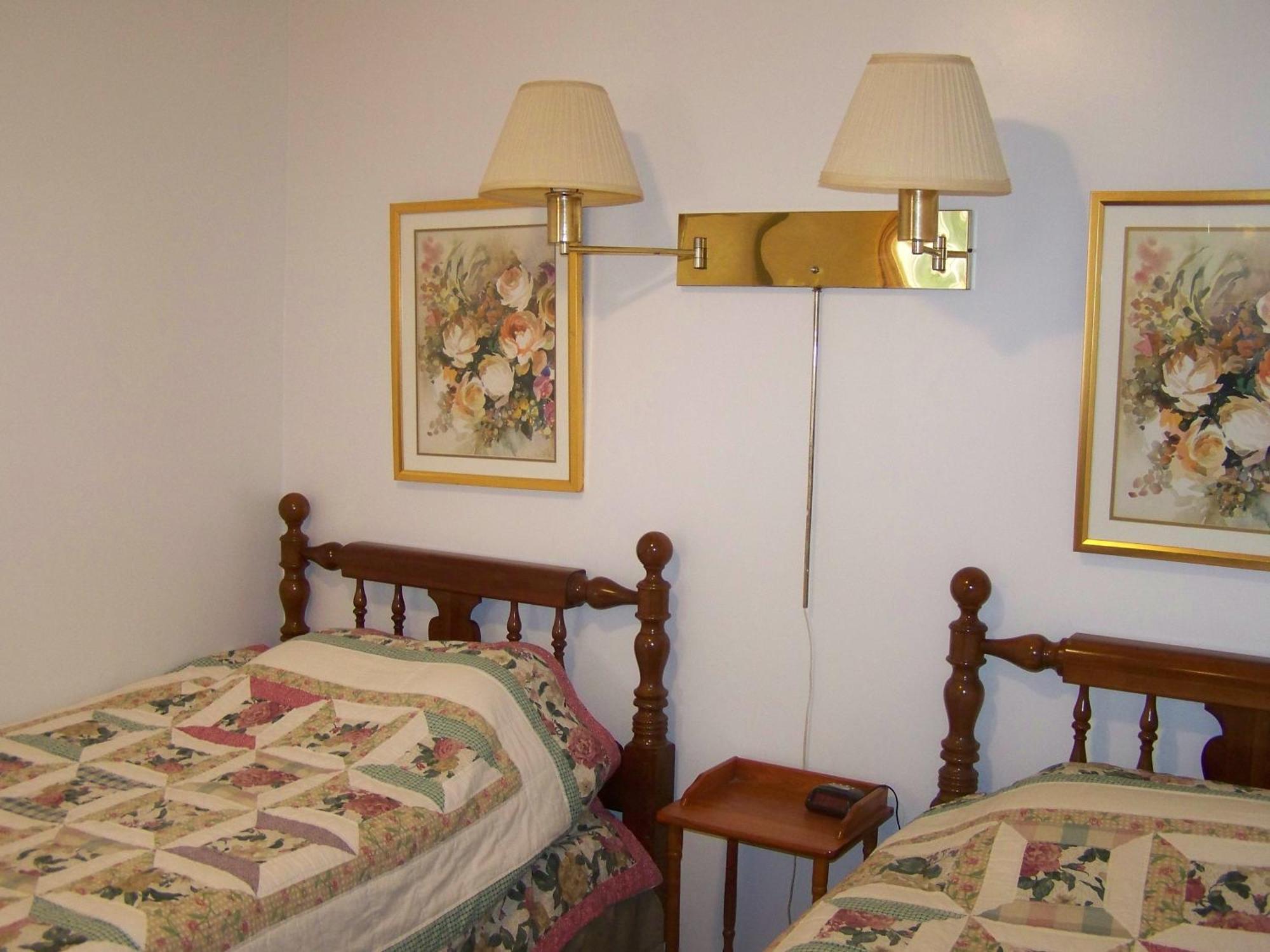 Golden Knight Inn And Suites Rock Stream Camera foto