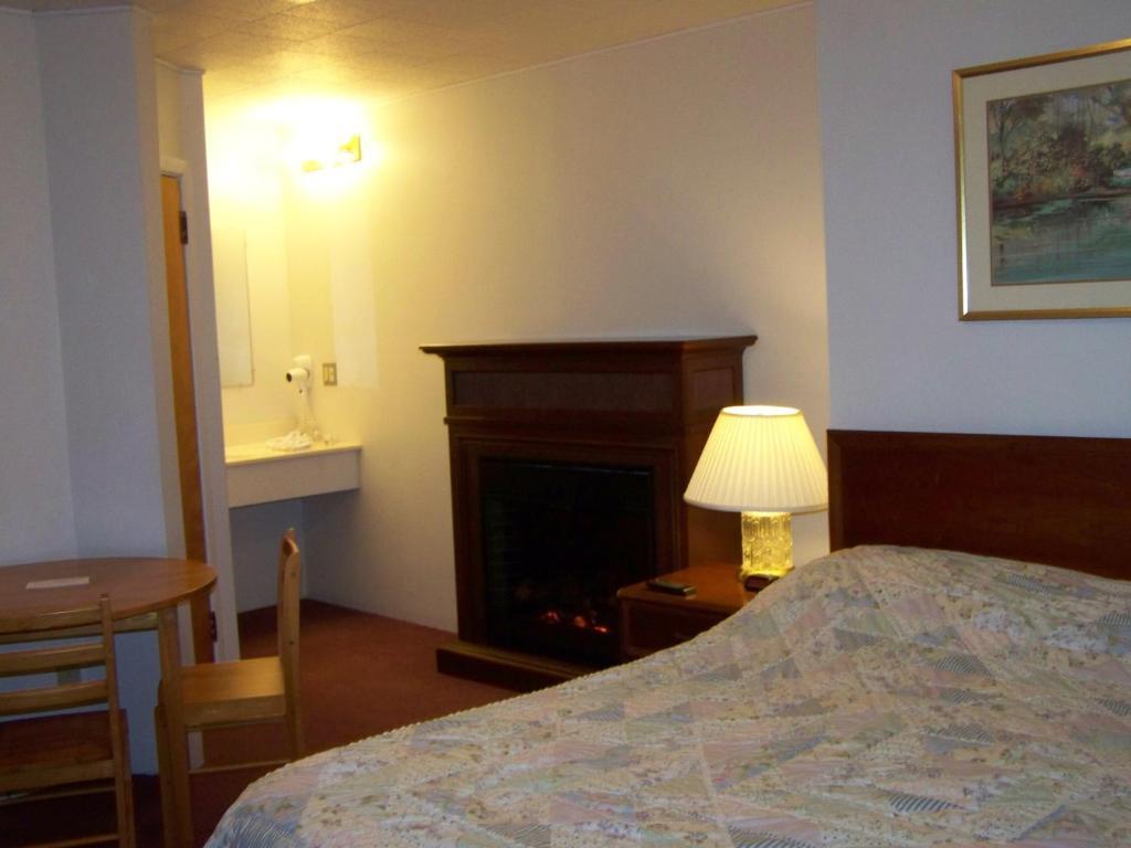 Golden Knight Inn And Suites Rock Stream Camera foto